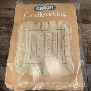 1984 Caron Candlewicking Kit # 6036 "Dutch Tulip Square Pillow" 14"x14" w/Ruffle